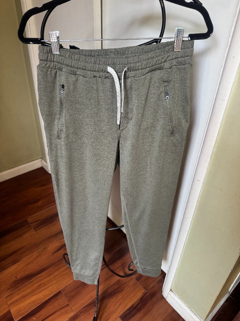 Vouri women jogger legging size small  drawstring stretch three zipper pocket